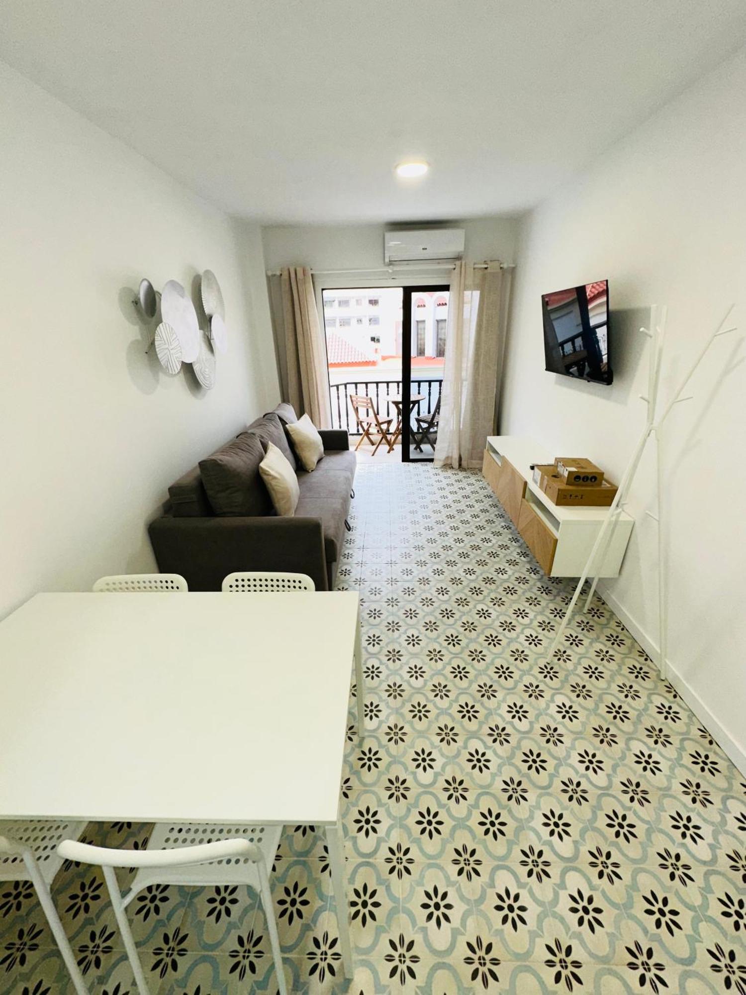 Central Flat Los Cristianos Square Guincho  Екстериор снимка